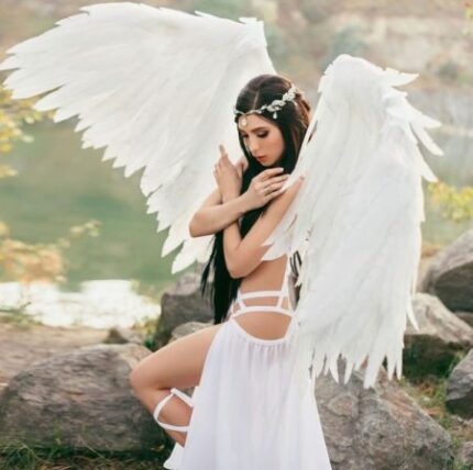 天使之姿をしている女性